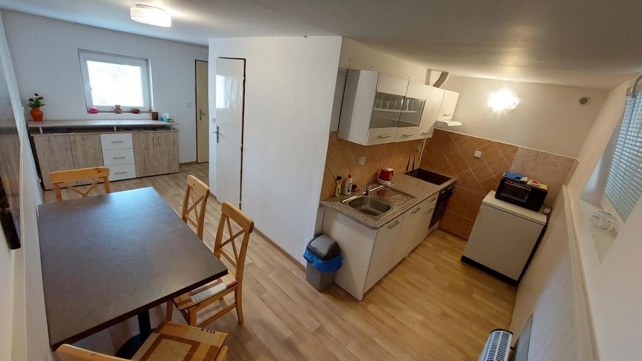 Ubytovani Pod Hradbami Nové Město nad Metují Exteriör bild